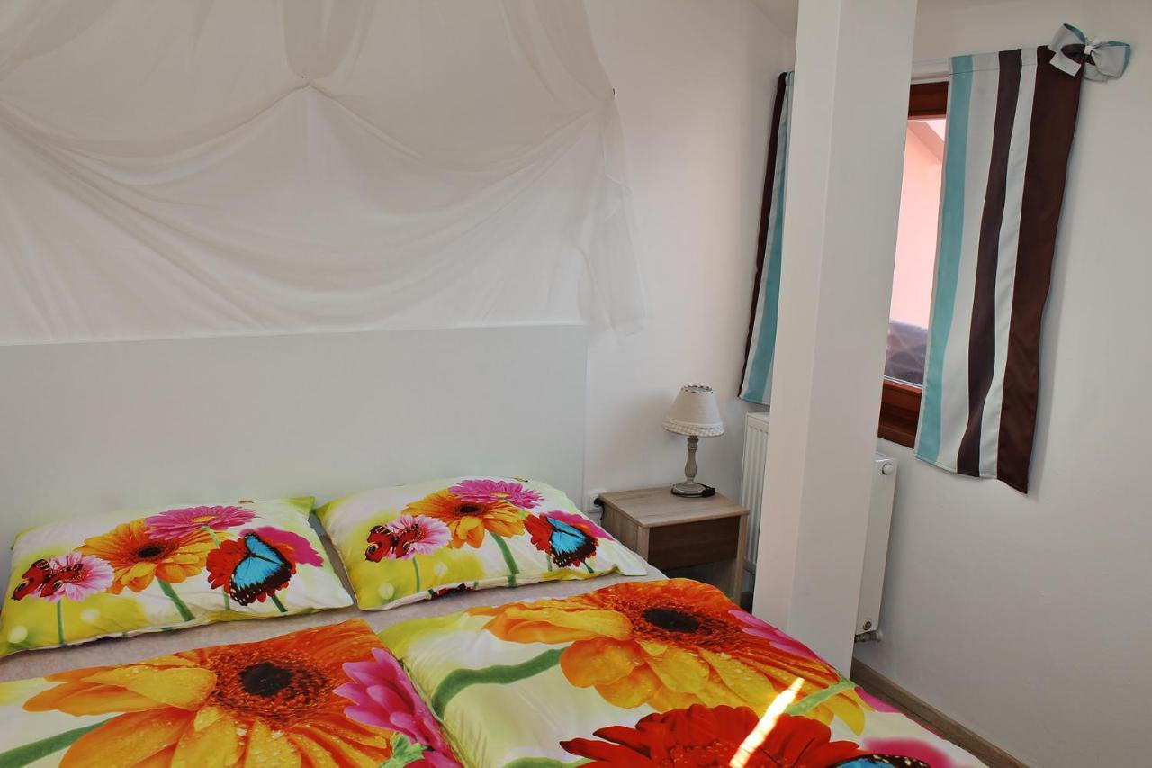 Apartamento Attic With Parking, Near The Center Of Cb - 110M2 Ceske Budejovice Exterior foto