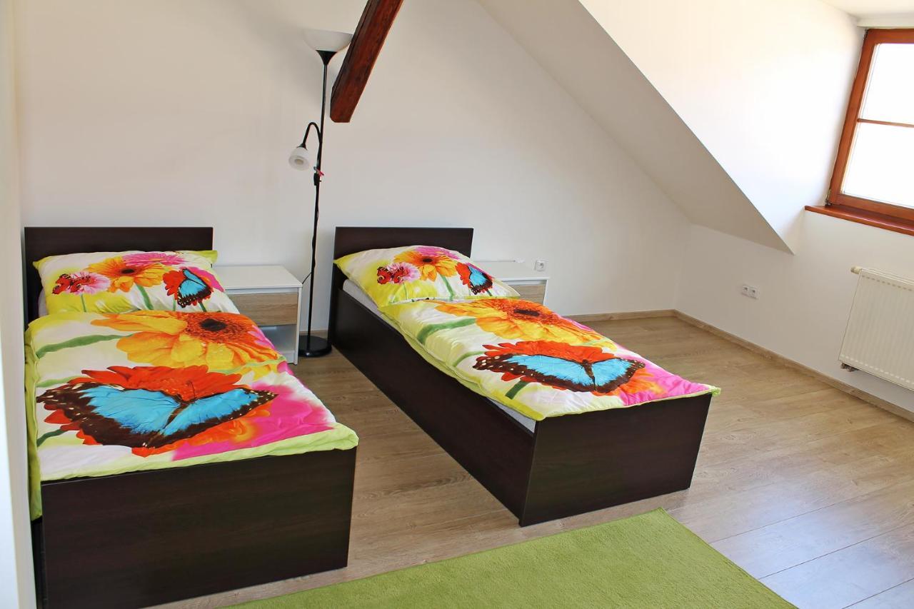 Apartamento Attic With Parking, Near The Center Of Cb - 110M2 Ceske Budejovice Exterior foto